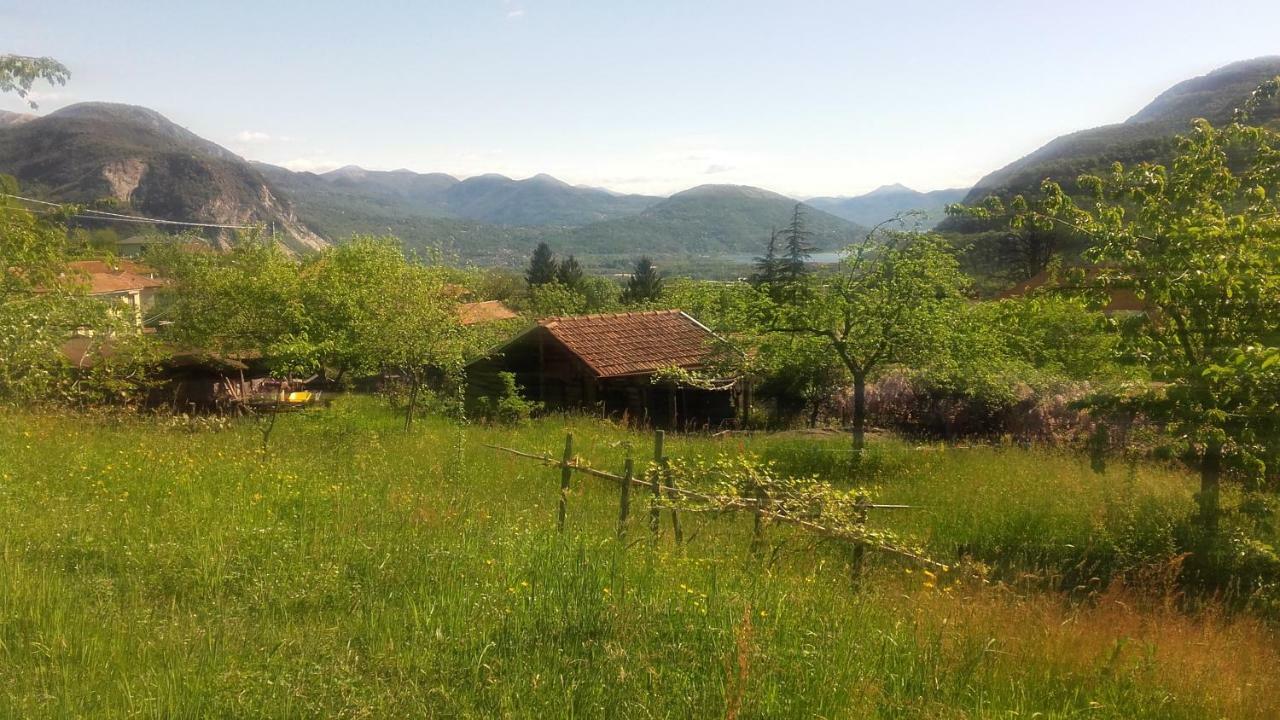 Casale Corte Cerro B&B Al Mutpron מראה חיצוני תמונה